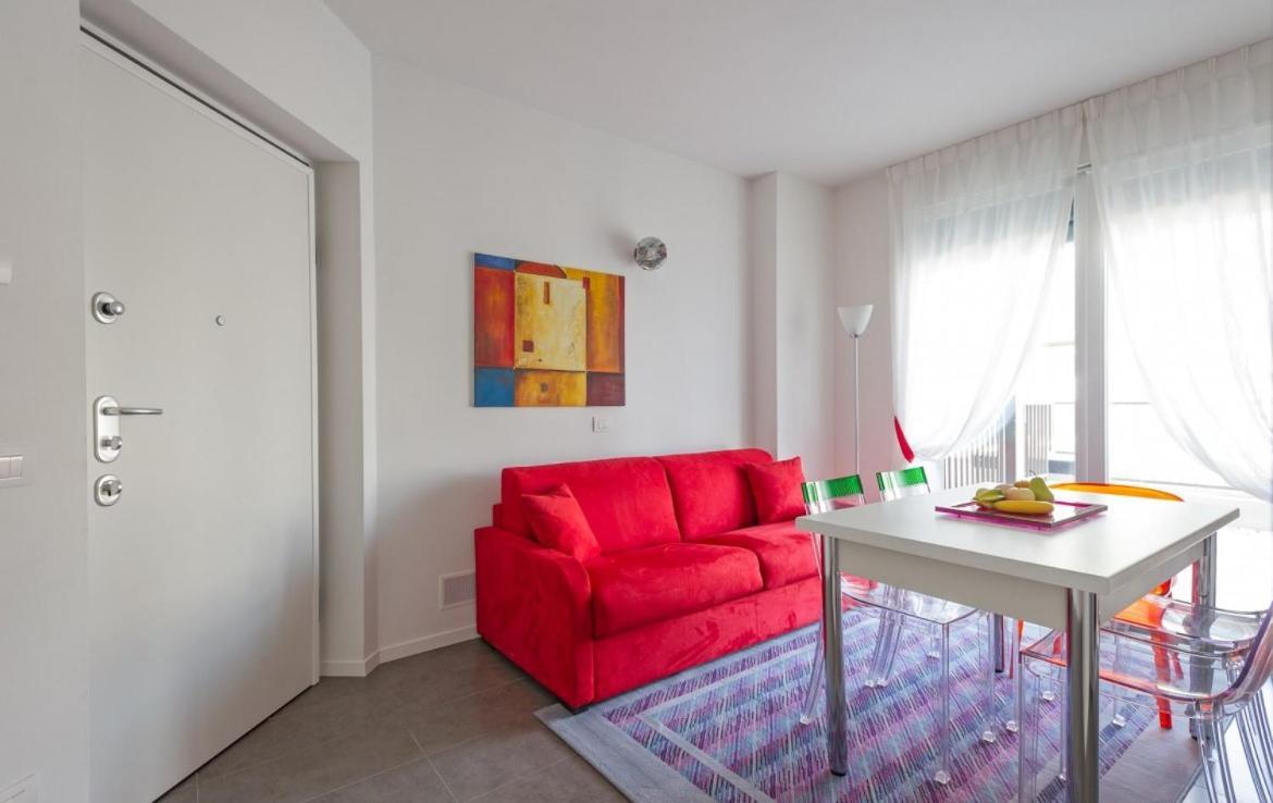 The Sunshine - Apartments With Pool Musso Екстериор снимка