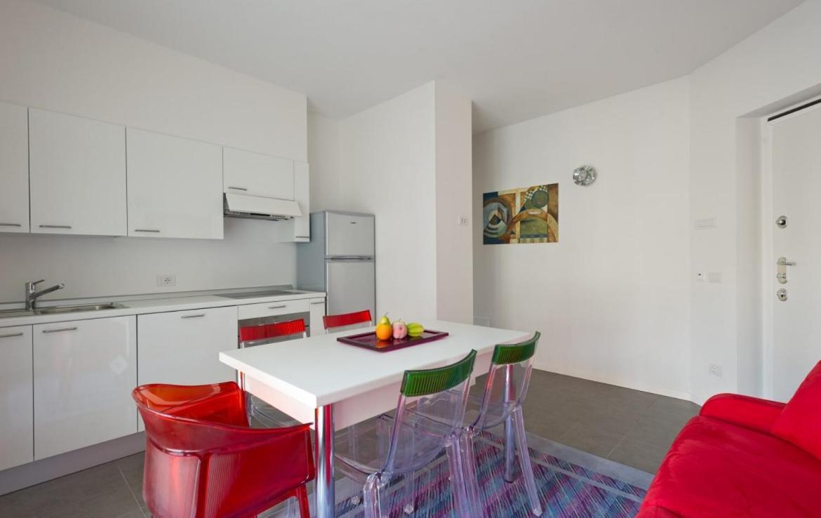 The Sunshine - Apartments With Pool Musso Екстериор снимка
